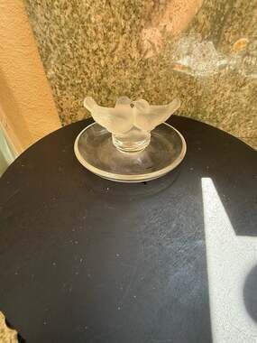Lalique France Crystal Deux Colombes Two Doves Kissing Birds Pin Ring Tray Dish
